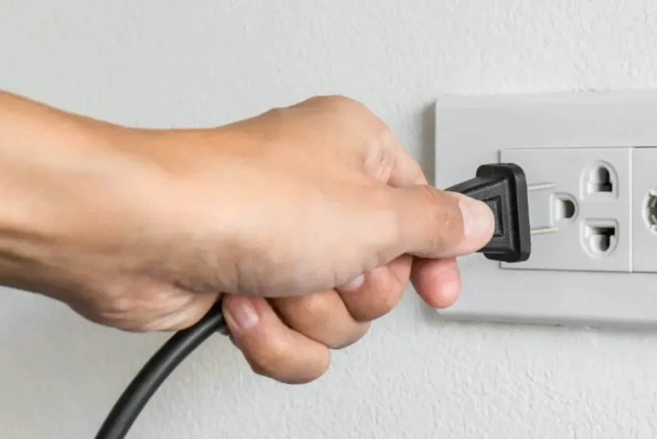 Checking the power source and re-plugging the filter is the first step you need to do when you find that the water filter is not working.