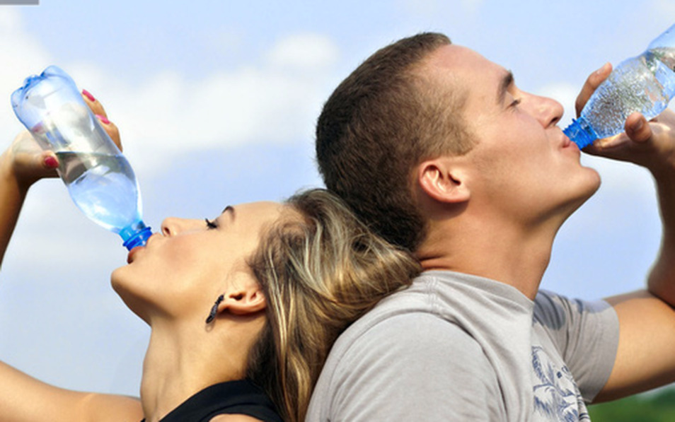 Mỗi người cần 2-3 lít nước mỗi ngày