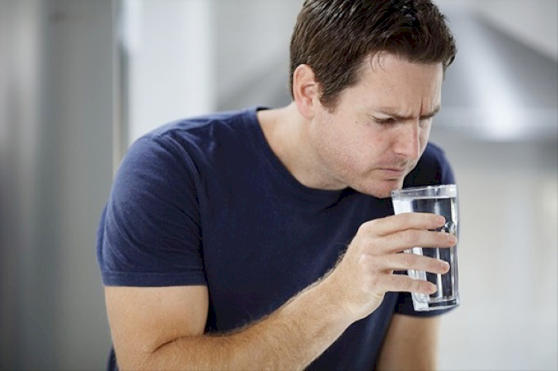 Nước sinh hoạt có mùi hôi: Nguyên nhân và cách xử lý hiệu quả tại nhà