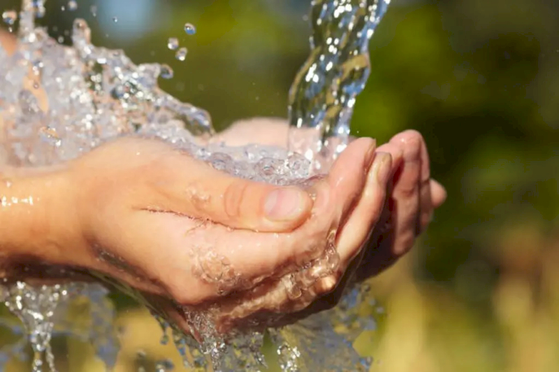 The smell of ammonia in water is due to the presence of ammonia compounds.