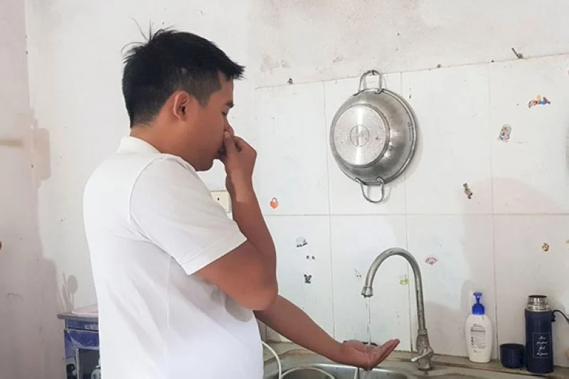 The fishy smell in water can come from water contaminated with manganese and iron.