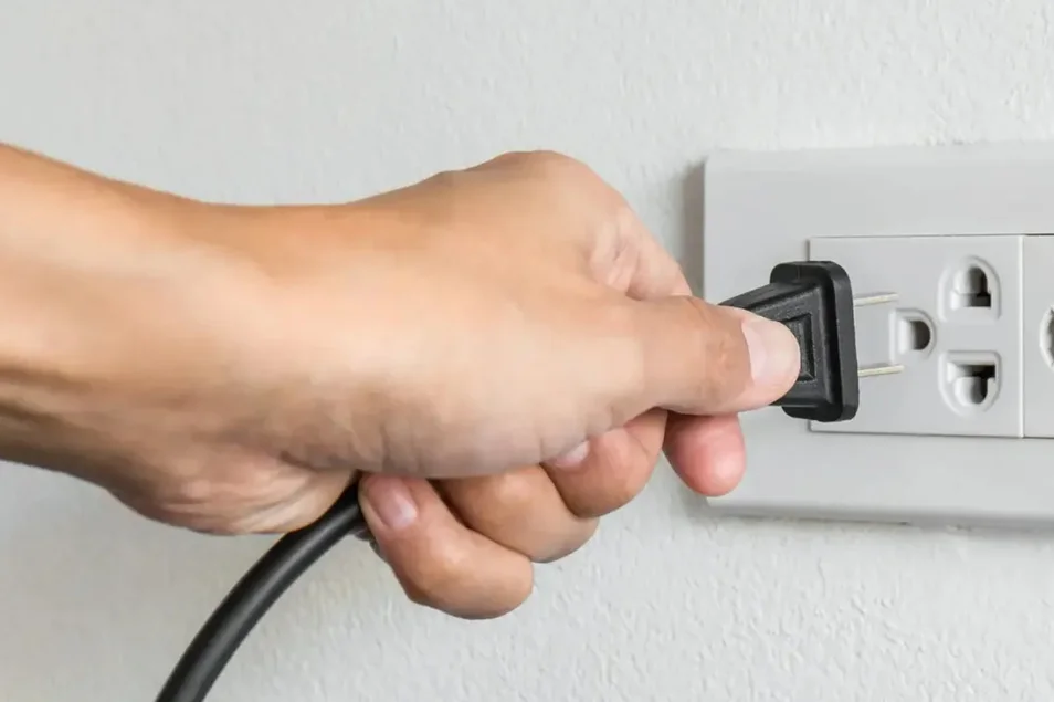 ngat-ket-noi-may-loc-nuoc-voi-nguon-dien-1