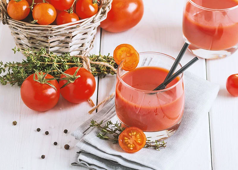 Tomato juice helps skin become white, bright, healthy and youthful