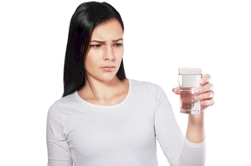 Nước nhiễm Asen có thể gây cảm giác buồn nôn khi uống