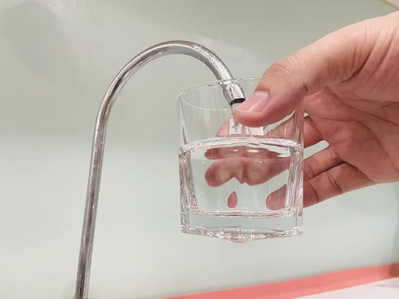 Nút chỉnh chế độ nước nóng lạnh nguội trên cùng 1 vòi thông minh