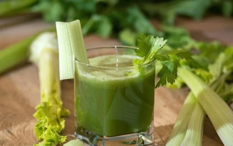 Juice and vegetable combination helps health and detoxify the body