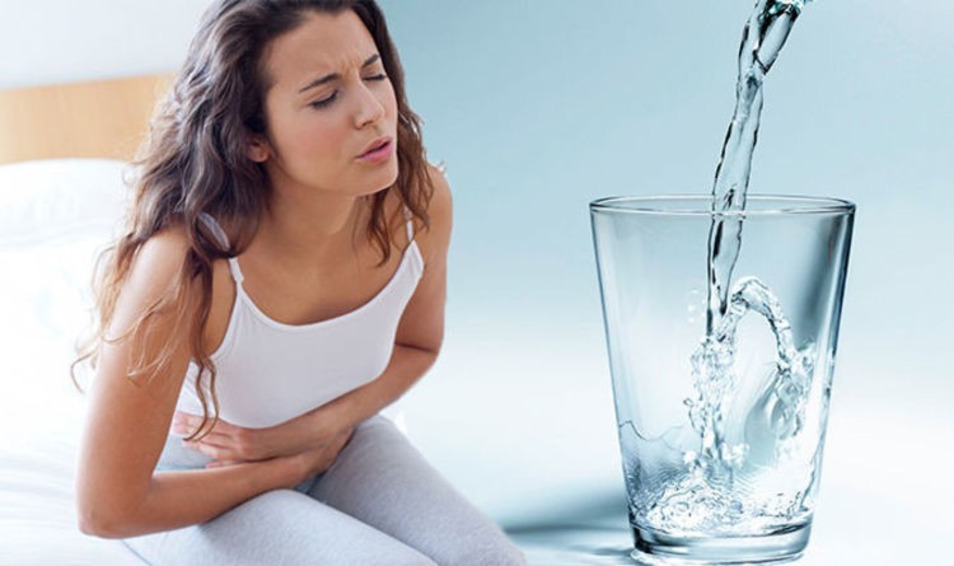 Tại sao uống nước kiềm bị tiêu chảy, có nên tiếp tục sử dụng không?