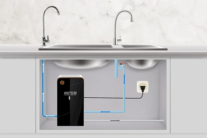 Tiến hành kết nối các phụ kiện của vòi vào ống dẫn nước