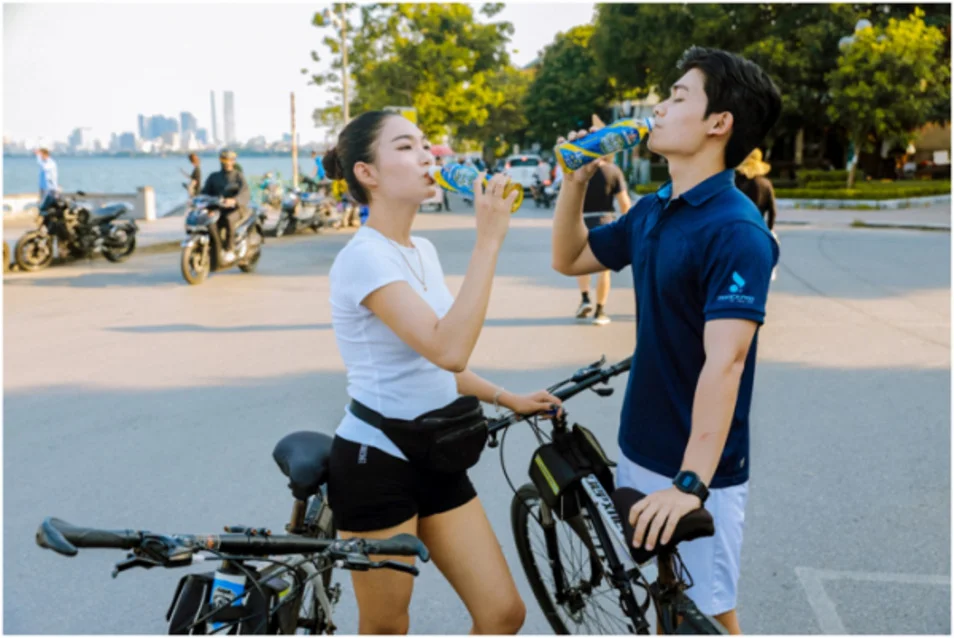 uong-nhieu-nuoc-hon-neu-thuc-hien-cac-hoat-dong-mat-suc-3