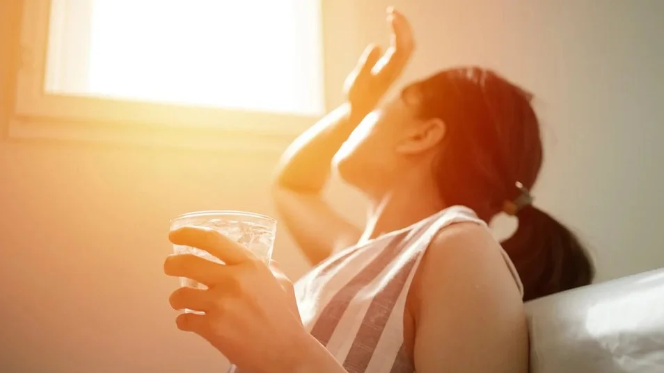 uong-nuoc-vao-buoi-trua