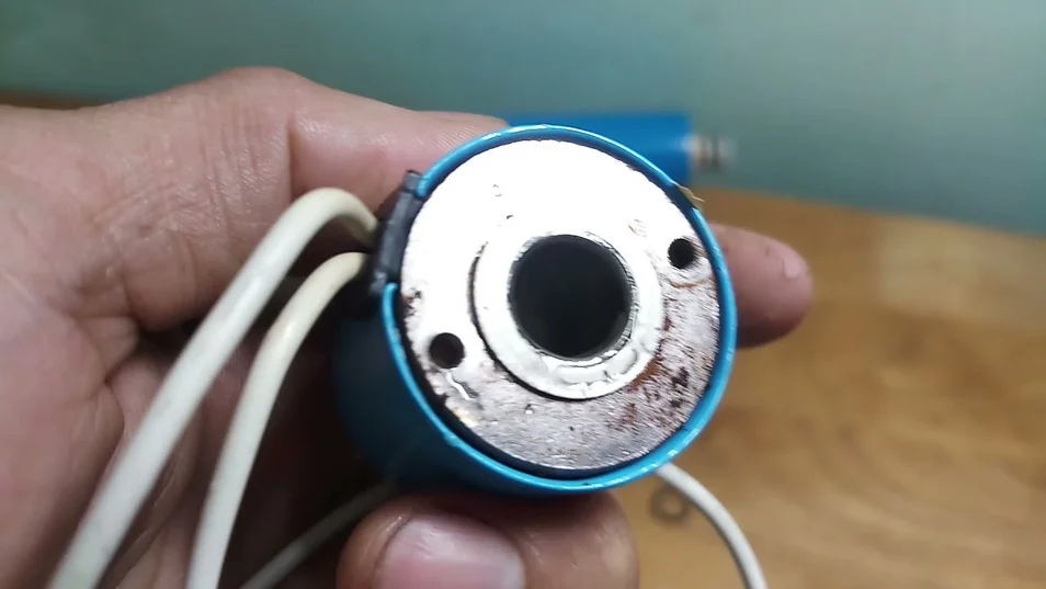 ve-sinh-van-dien-tu-bang-co-hoac-khan-mem