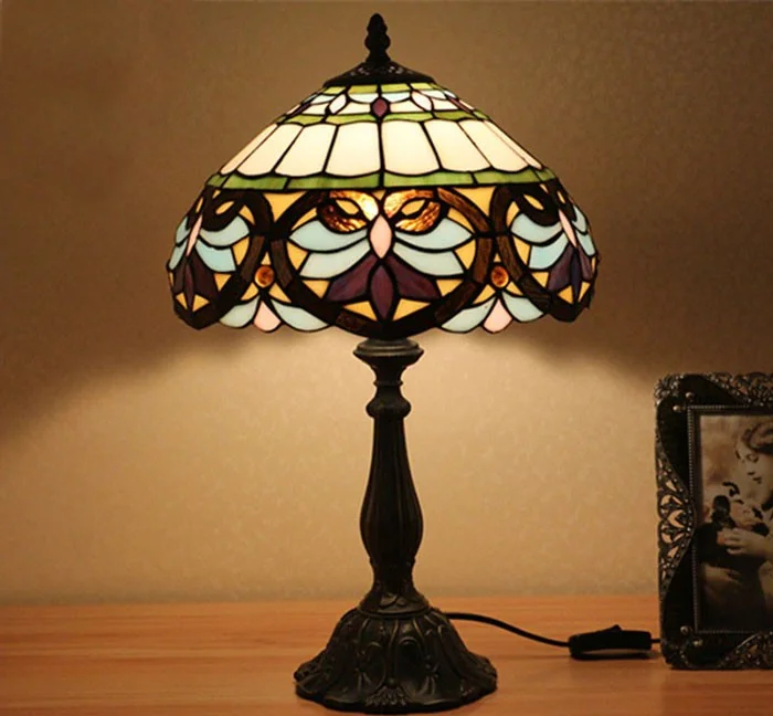 Đèn để bàn ngủ đẹp Tiffany