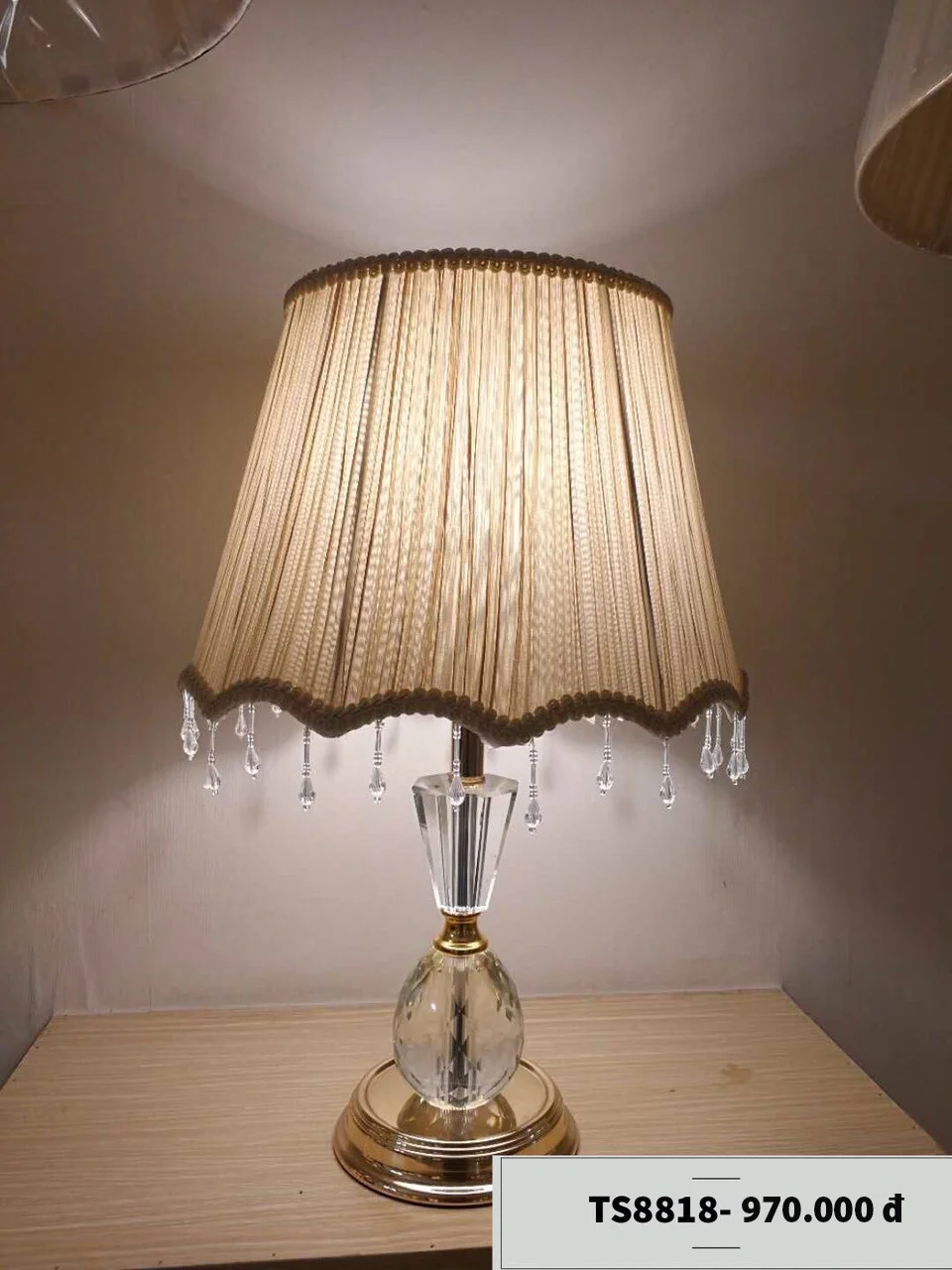 Đèn bàn hiện đại HTDB-8818