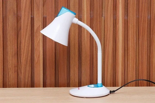 Đèn bàn bảo vệ thị lực Điện Quang DKL15
