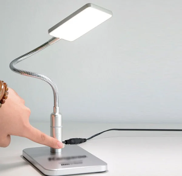 Đèn học LED để bàn Kangaroo