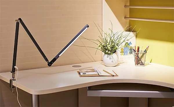 Đèn học kẹp bàn Khelse