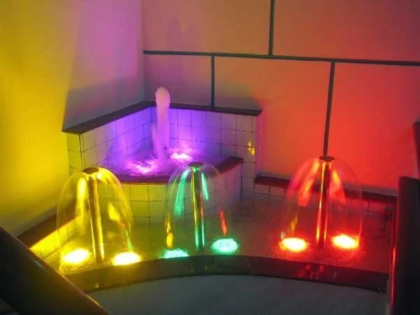 Đèn soi dưới nước - Đèn rọi dưới nước - Đèn LED rọi dưới nước