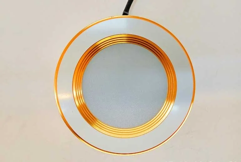 Đèn LED âm trần 3 màu viền vàng