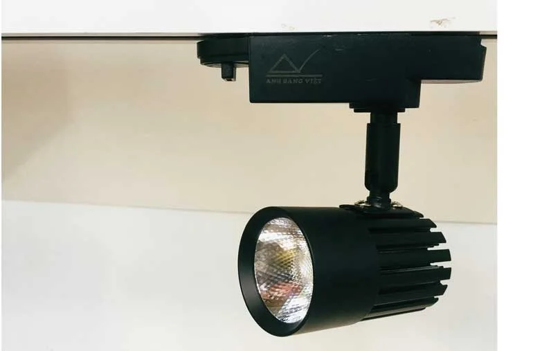 den-roi-cot-ngoai-troi-8w