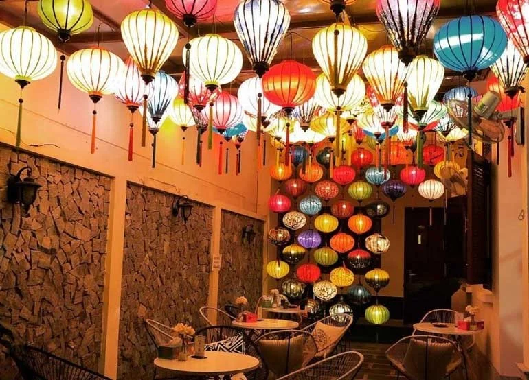 den-trang-tri-quan-cafe