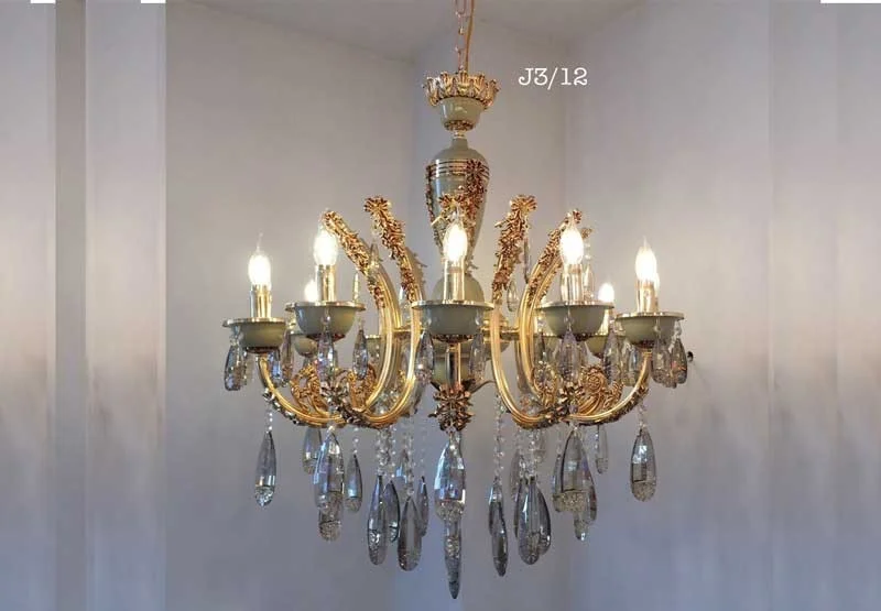 Đèn trang trí phòng khách đơn giản cổ điển