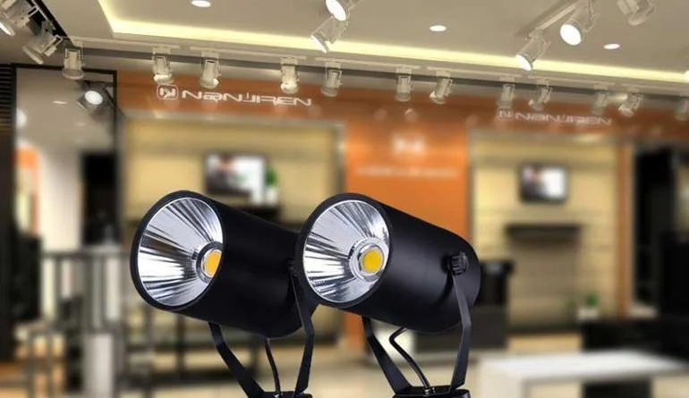 Đèn trang trí shop quần áo rọi 12W RR-COB-12