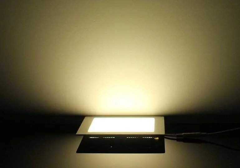 Đèn trang trí shop quần áo 9W đổi màu SM-V-DM-9