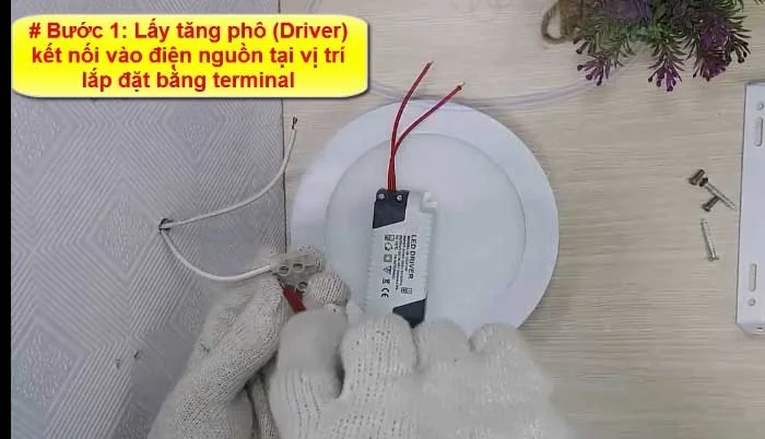 cách lắp đèn ốp trần nổi cach-lap-den-op-tran-noi-2