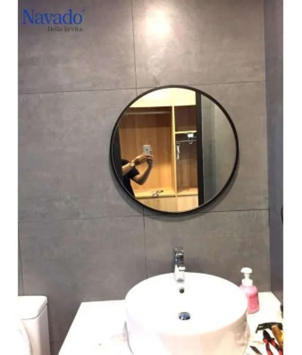 guong-treo-tuong-vanh-thep-338x397