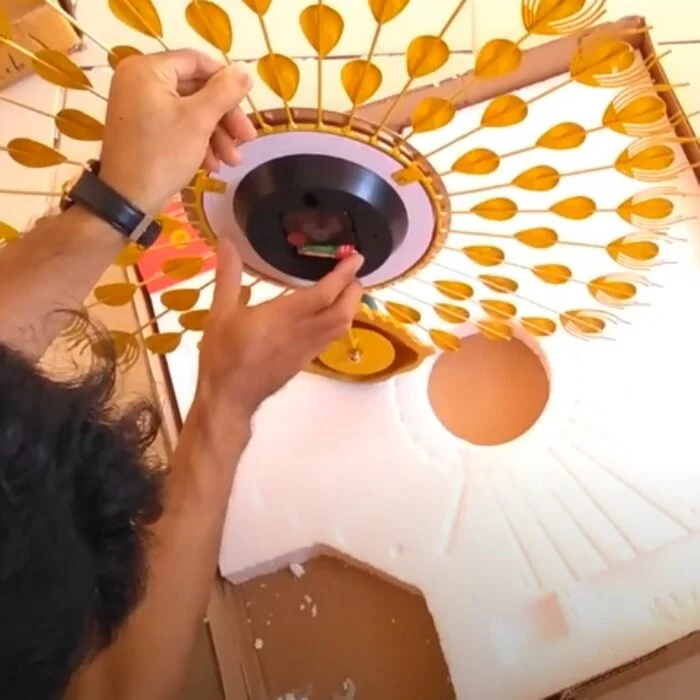 lắp đồng hồ con công