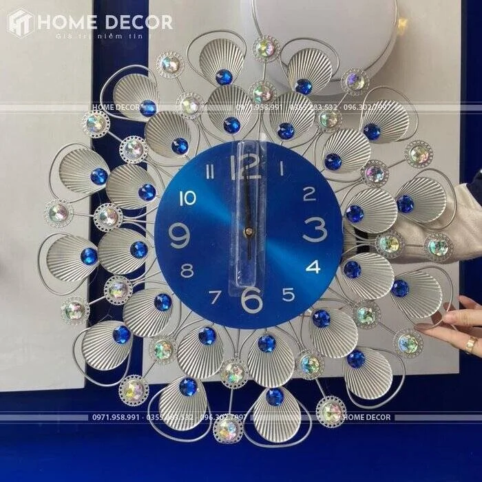 Đồng hồ đính đá pha lê hình con công