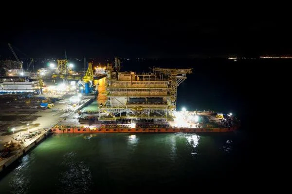 PPL successfully performs site-move and load-out of record-breaking 4,000-ton offshore substation topside fabricated by PV Shipyard