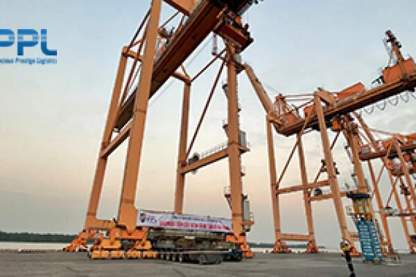 Successfully completed lifting and transporting QC08 crane at Tan Vu port