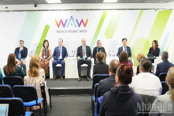 Việt Nam đóng góp sáng kiến cho tương lai năng lượng xanh tại Tuần Nguyên tử thế giới 2025