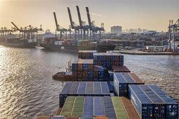 Chi phí logistics - Cao kỷ lục, cao bất thường, cao phi lý