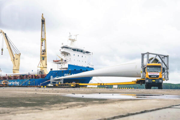 Doanh nghiệp vận tải hàng siêu trường, siêu trọng hưởng lợi nhờ thông tư mới