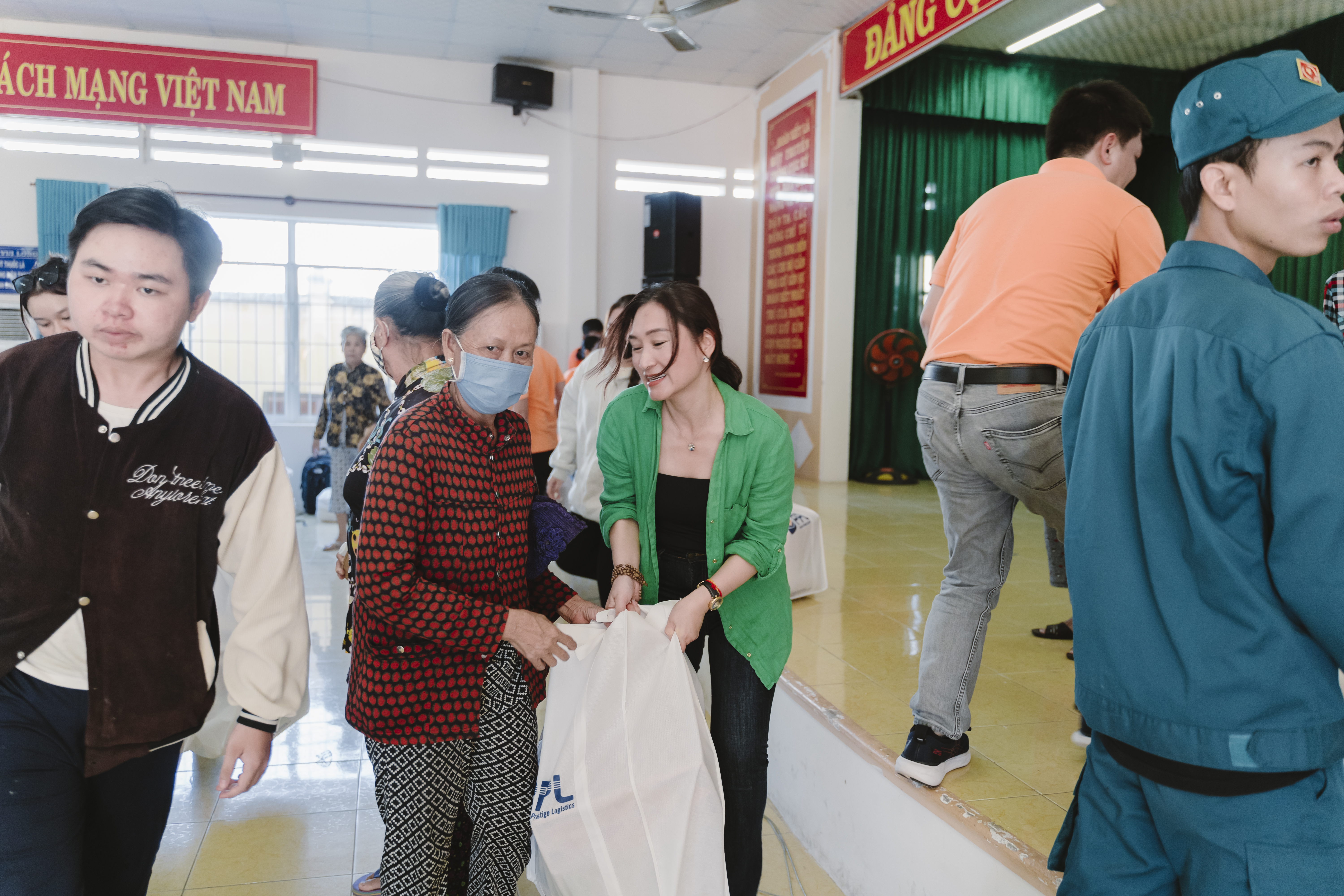 TRAO%20QUA%CC%80%20TT%20%28116%29