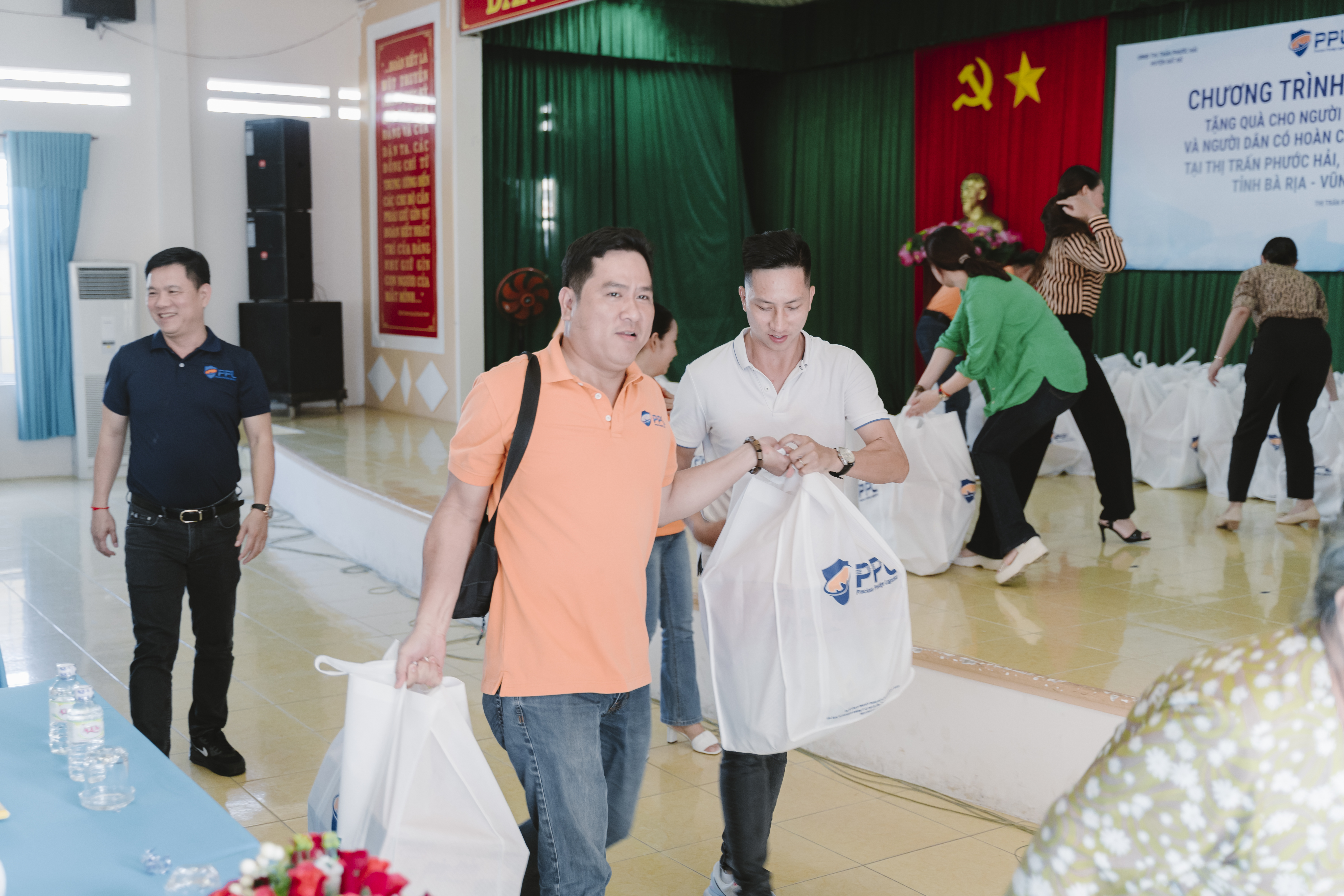 TRAO%20QUA%CC%80%20TT%20%2892%29