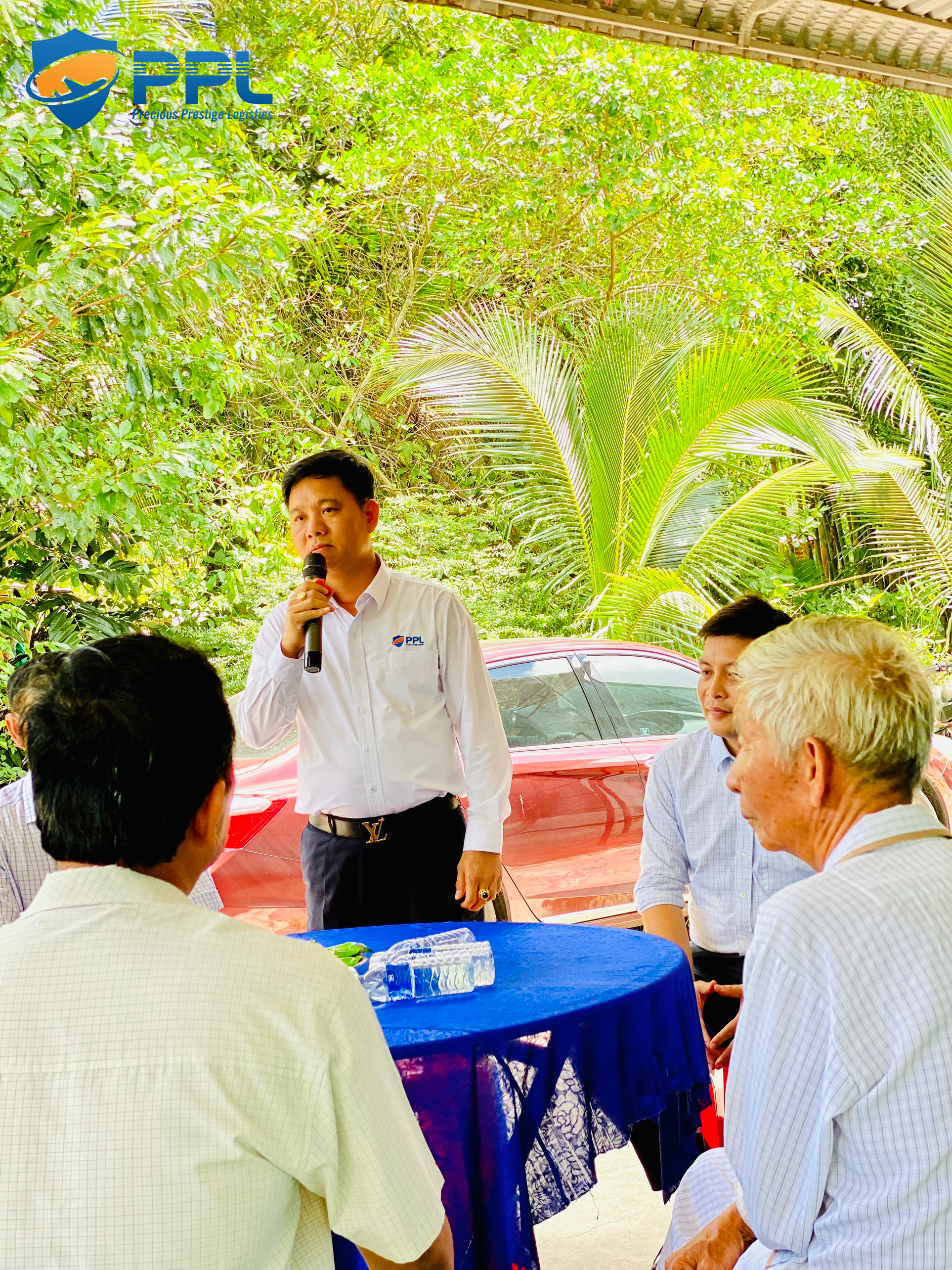 z4637531852986_740f860162eac56c35650c0d3e3211fa