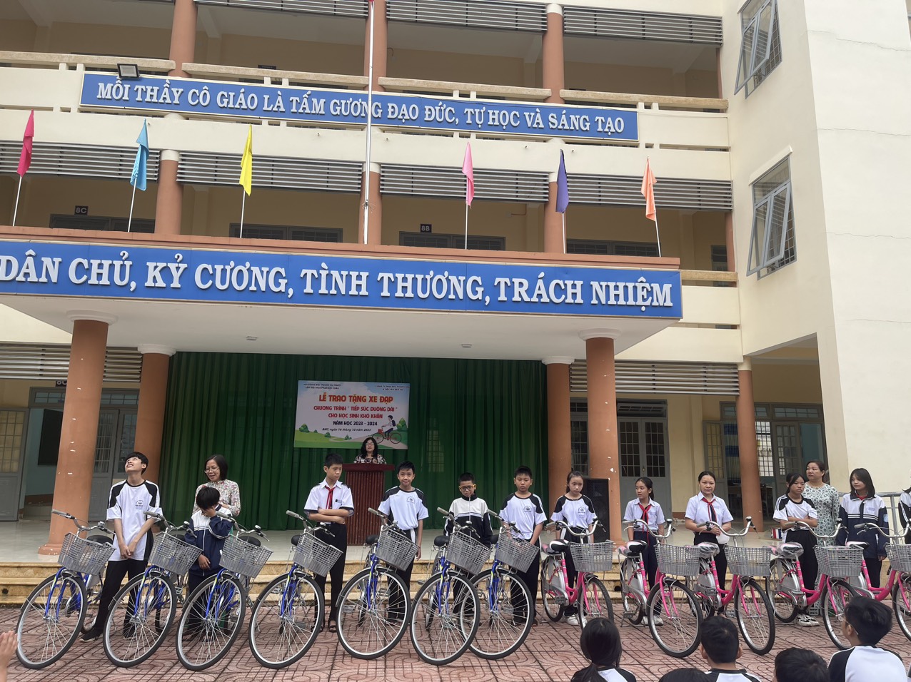 z4792422068225_a71f54fc8d8a723eb80498728b17ca8b