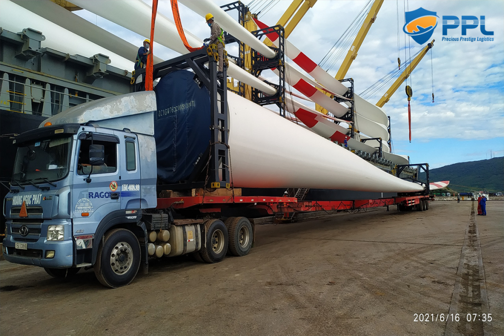 van-chuyen-hang-sieu-truong-canh-turbine-dien-gio-dai-73m-nang-101-tan