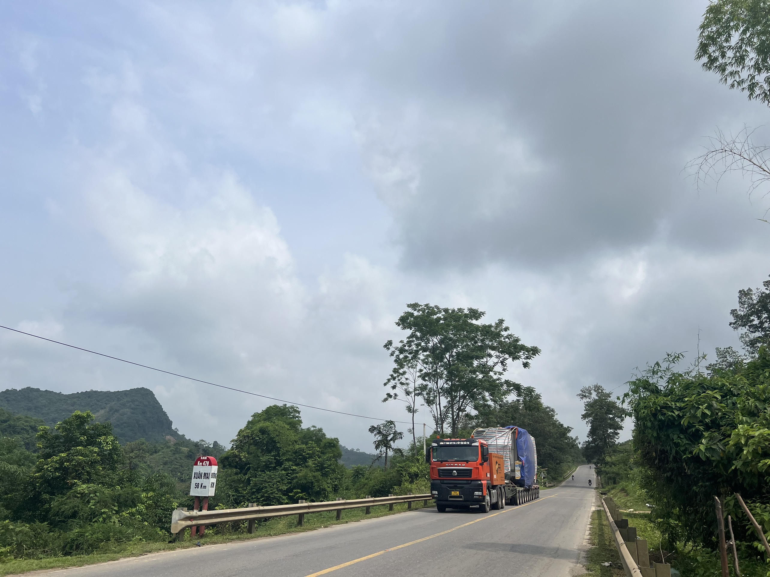 z5490012603318-21c87d6e3e26de42e65cc9100d7eb3a1