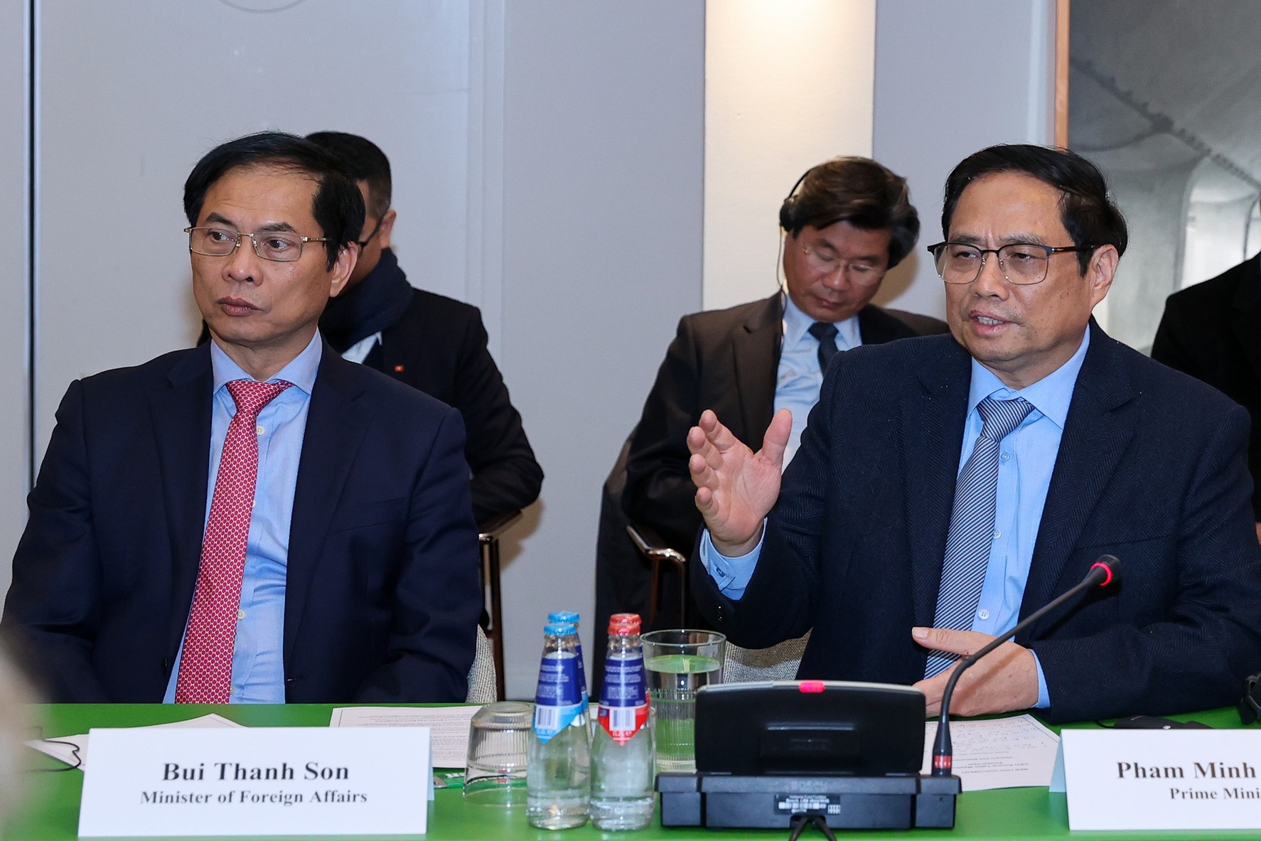 Thủ tướng: Việt Nam khát vọng trở thành trung tâm logistics toàn cầu