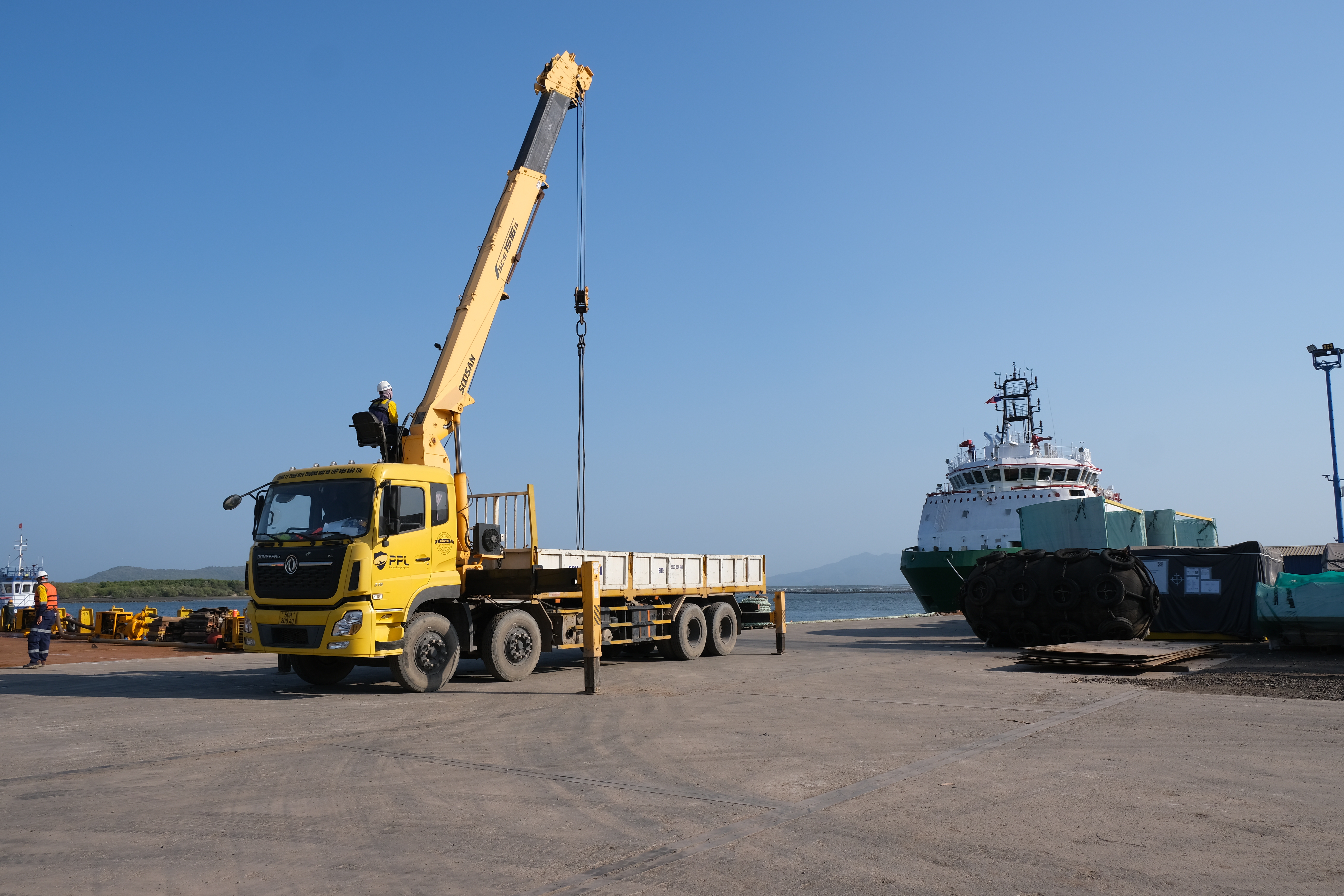 Cho thuê thiết bị