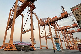 Hoàn thành việc nâng và vận chuyển cẩu QC08 tại cảng Tân Vũ thành công