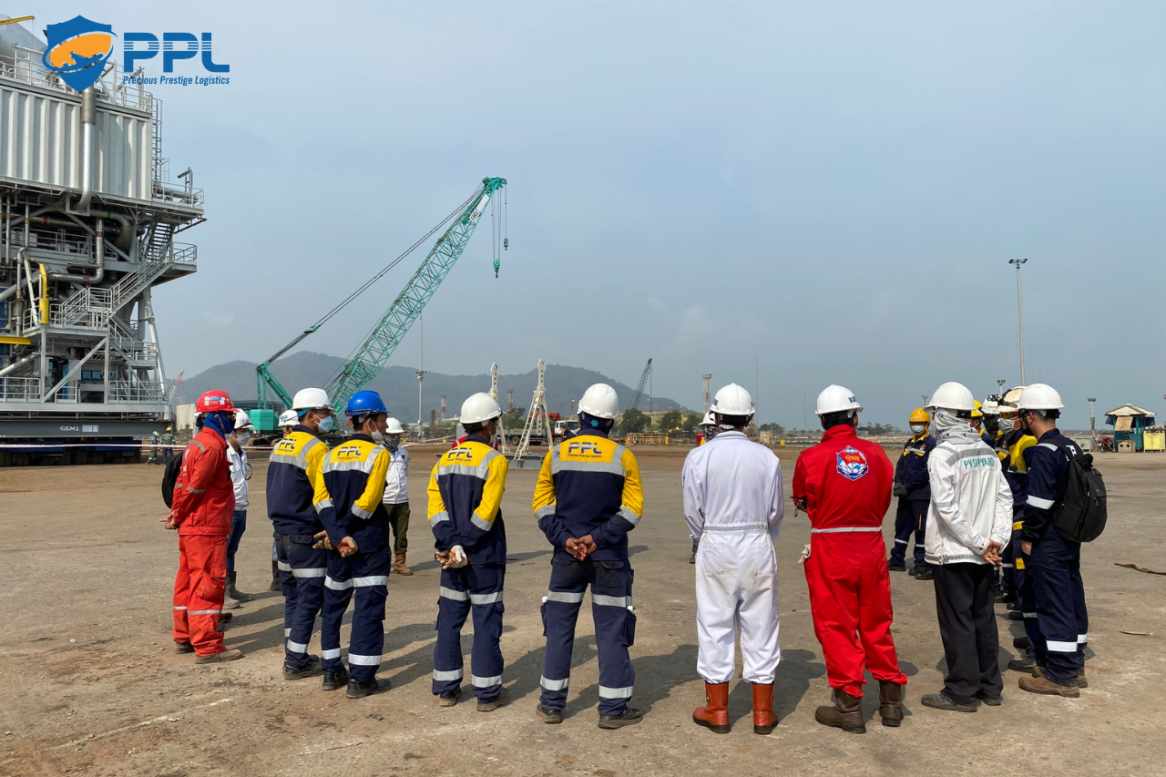 Thực hiện các công tác load in tại cảng Shipyard