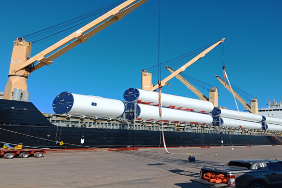 PPL giải phóng tàu nhanh thành công cho điện gió Amaccao