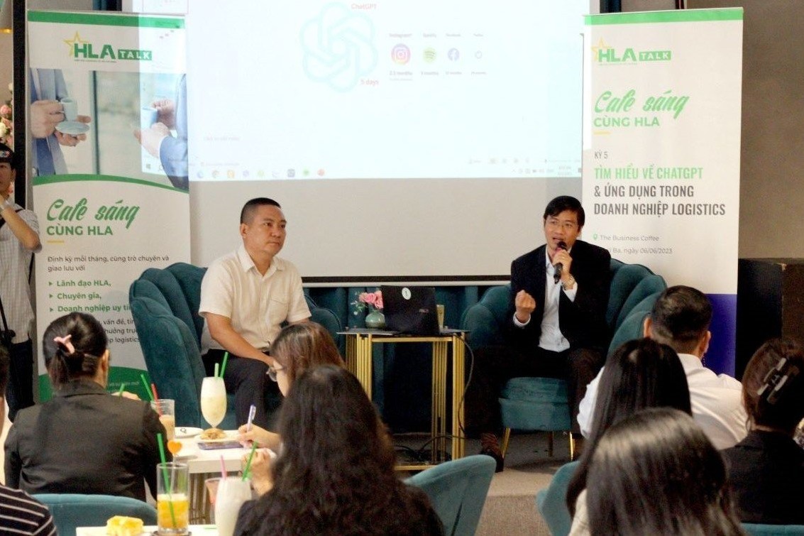 Doanh nghiệp logistics dùng ChatGPT