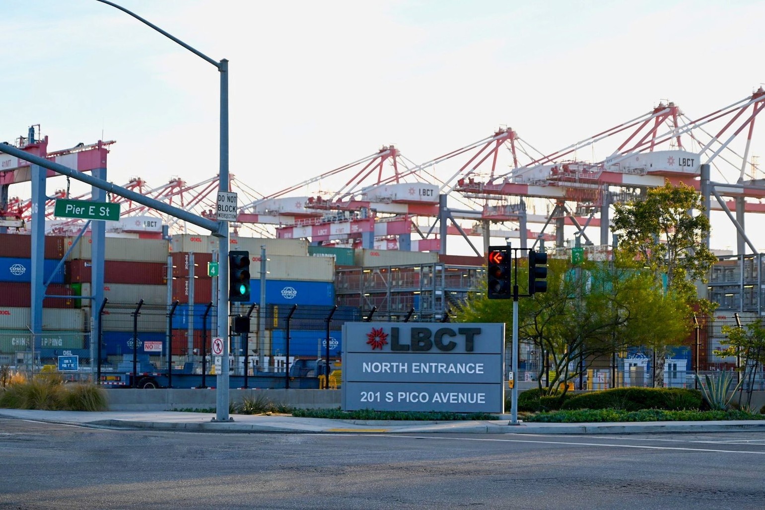 Cảng Long Beach Mỹ lập kỷ lục mới về sản lượng và có thể tiếp tục tăng đột biến khi Trung Quốc mở cửa trở lại