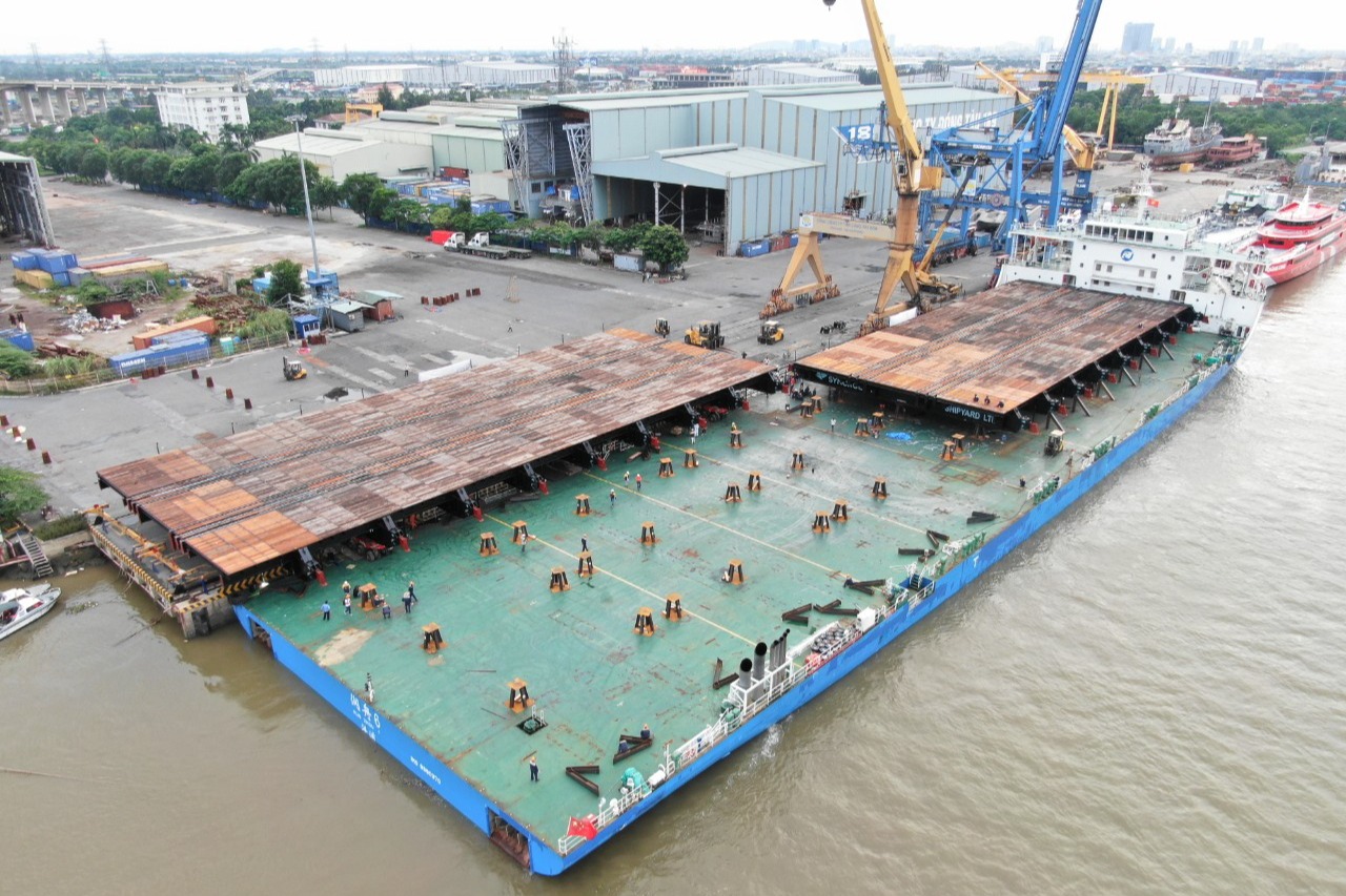 PPL loadout thành công 2 cấu kiện siêu trường siêu trọng tại nhà máy Z189 Hải Phòng